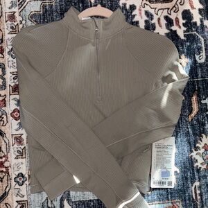 NWT Lululemon Rulu half zip